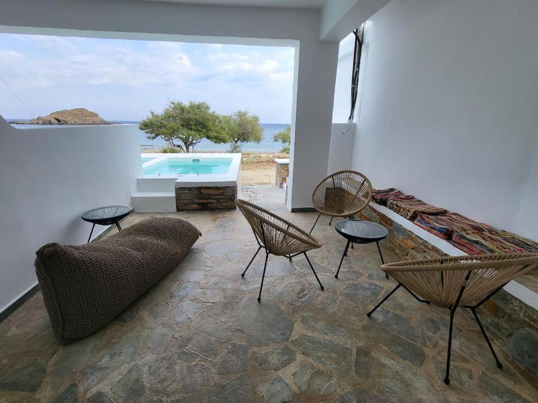 Holiday home Lareroom 3 σπίτι μπροστά στη παραλία με μικρή πισίνα *