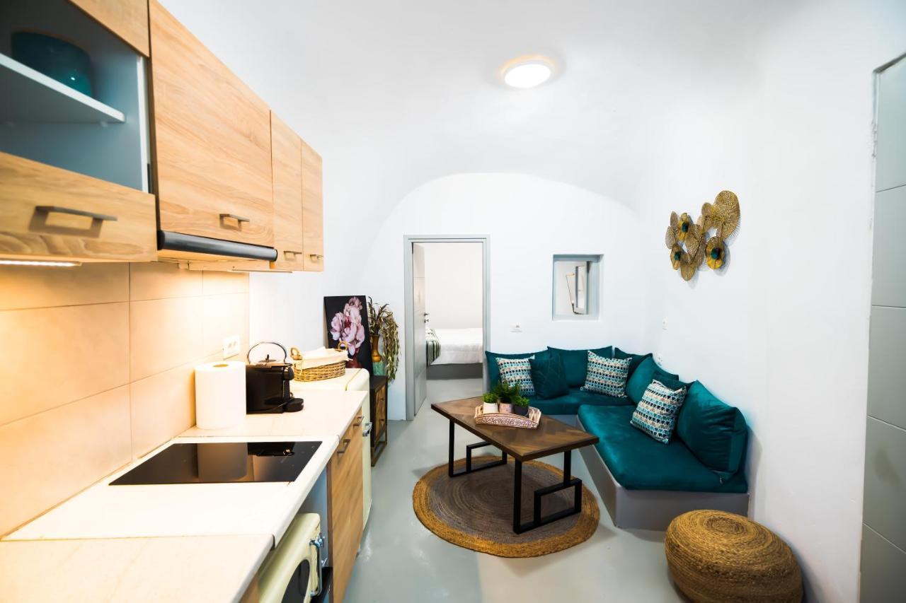 Jessica With Jacuzzi Apartment