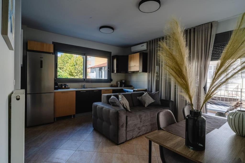 #t33 Chic 2br In The Centre Of Apartment