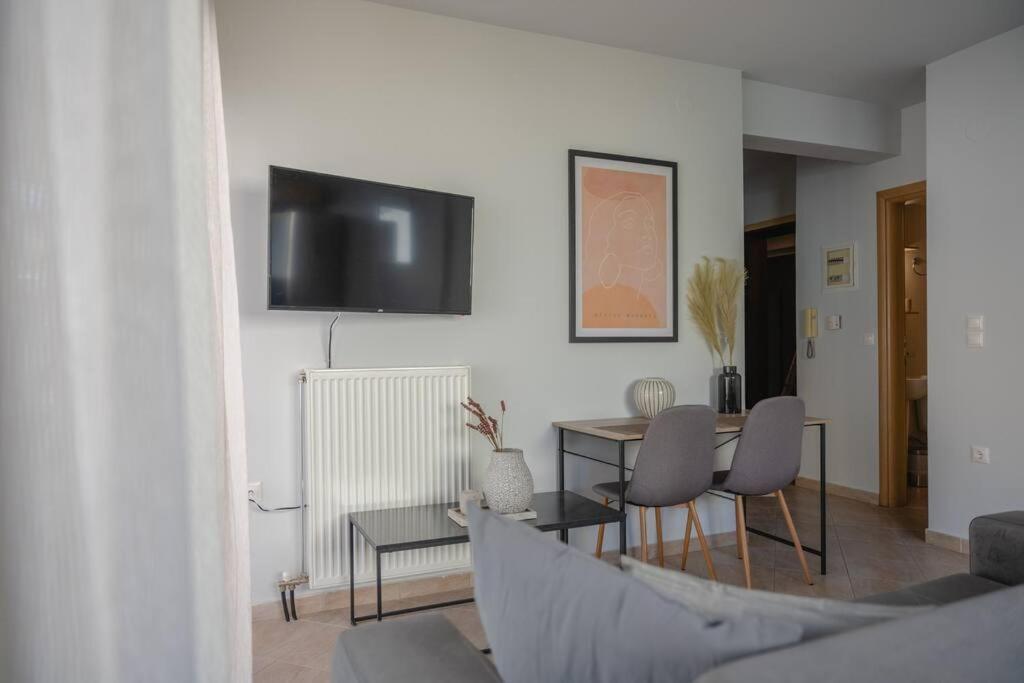 #t33 Chic 2br In The Centre Of