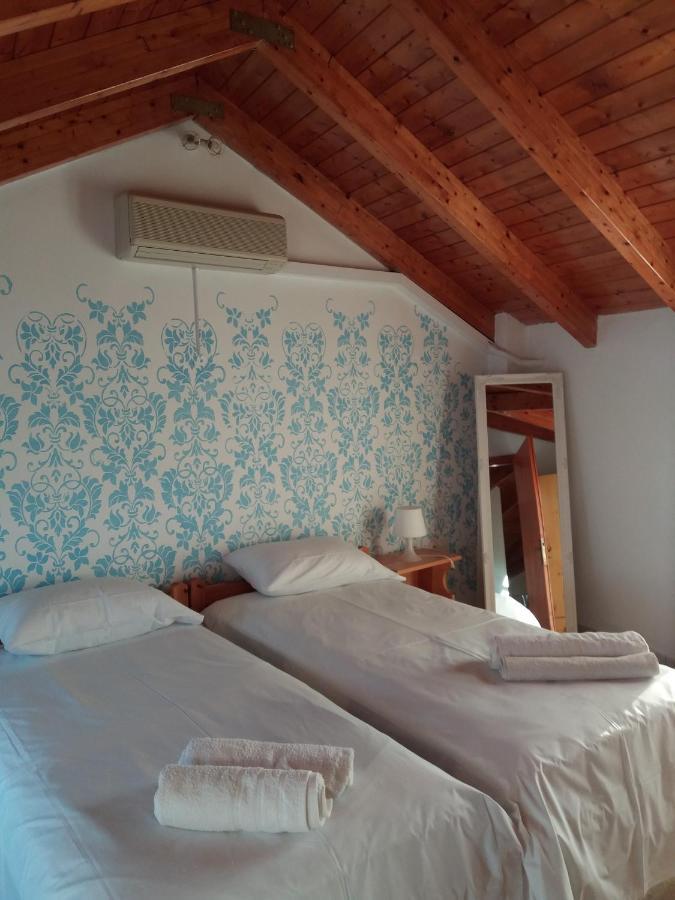 Chloe Attic Holiday home *