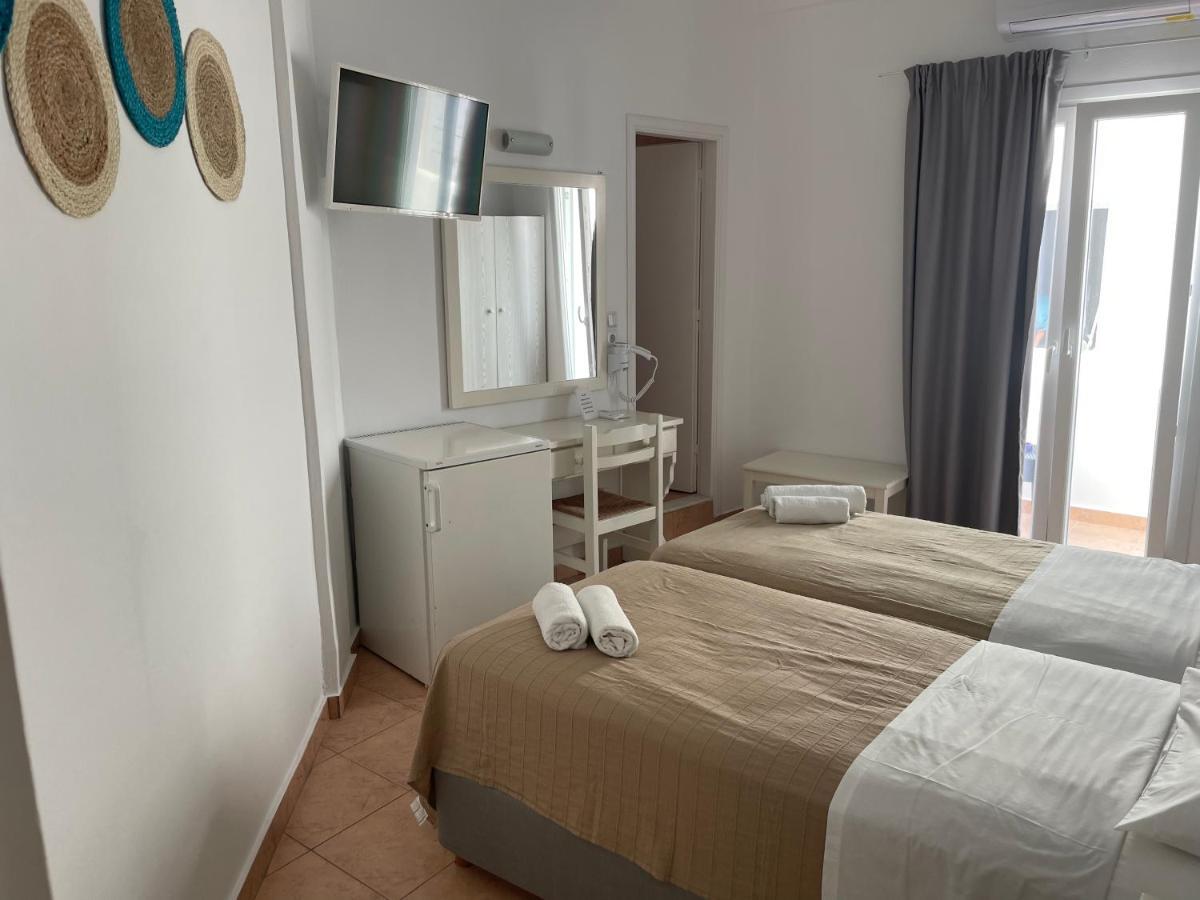 Louiza Hotel *