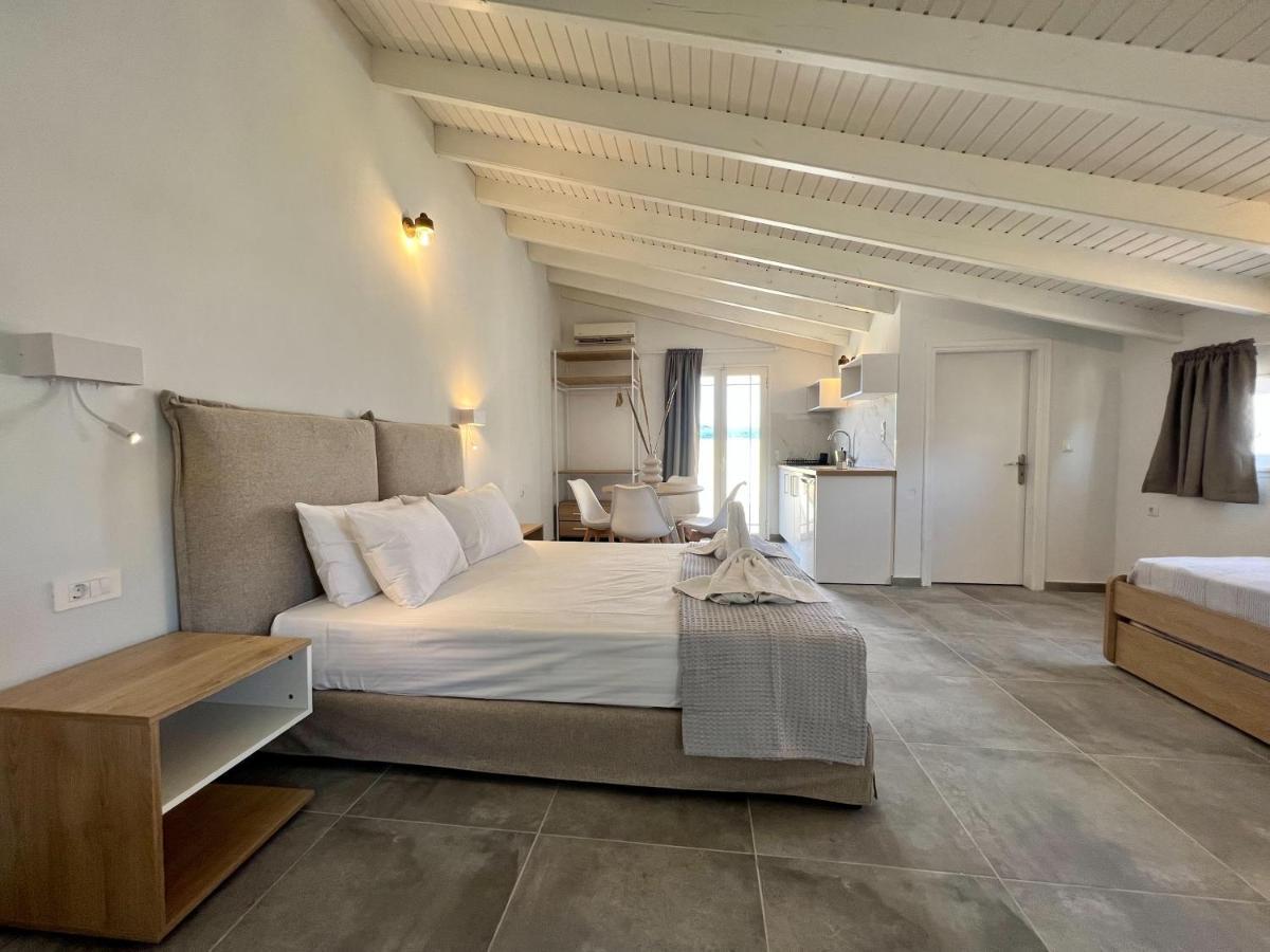 Issos Aparthotel Agios Georgios (Corfu)