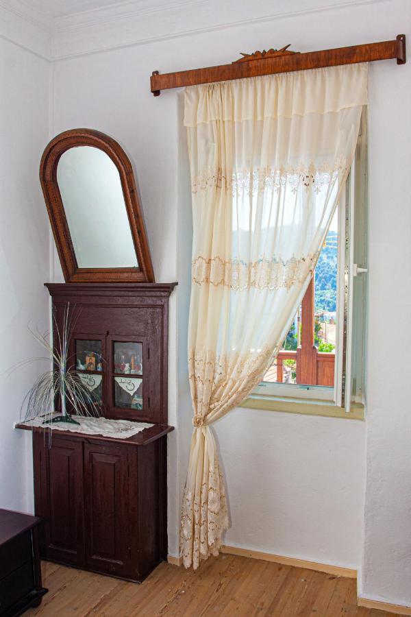 Anna's House *
