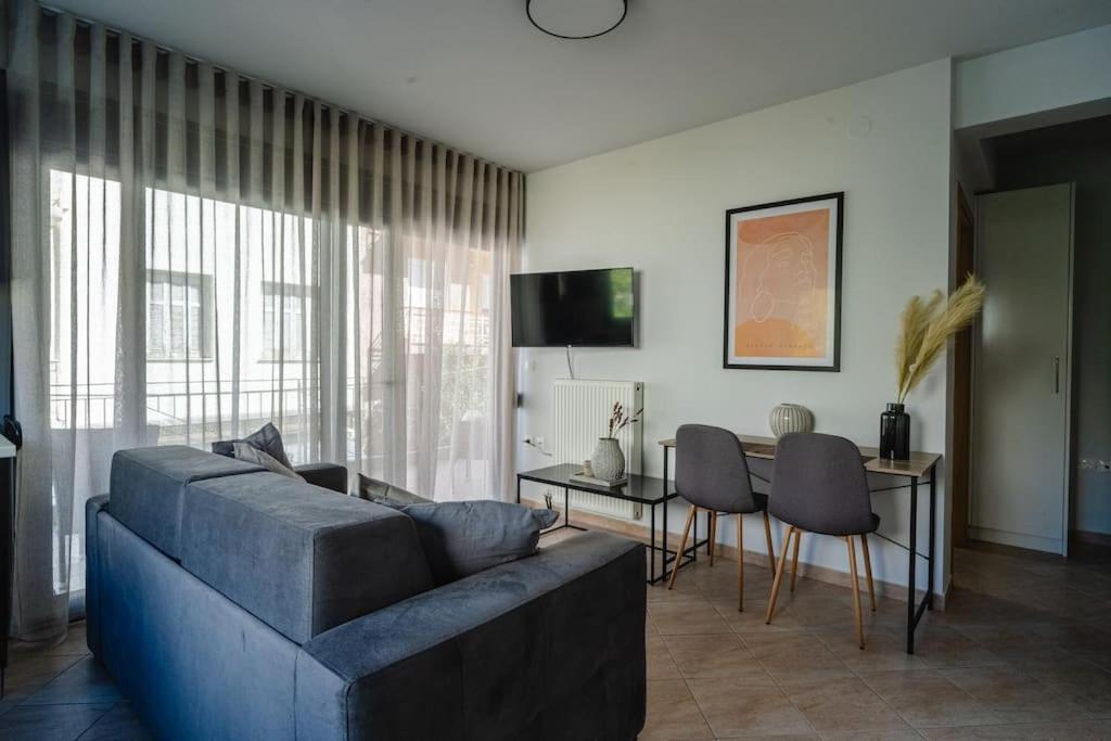 #t33 Chic 2br In The Centre Of Apartment