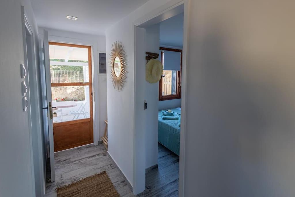 Plakakia Beachfront View Apartment Aegina