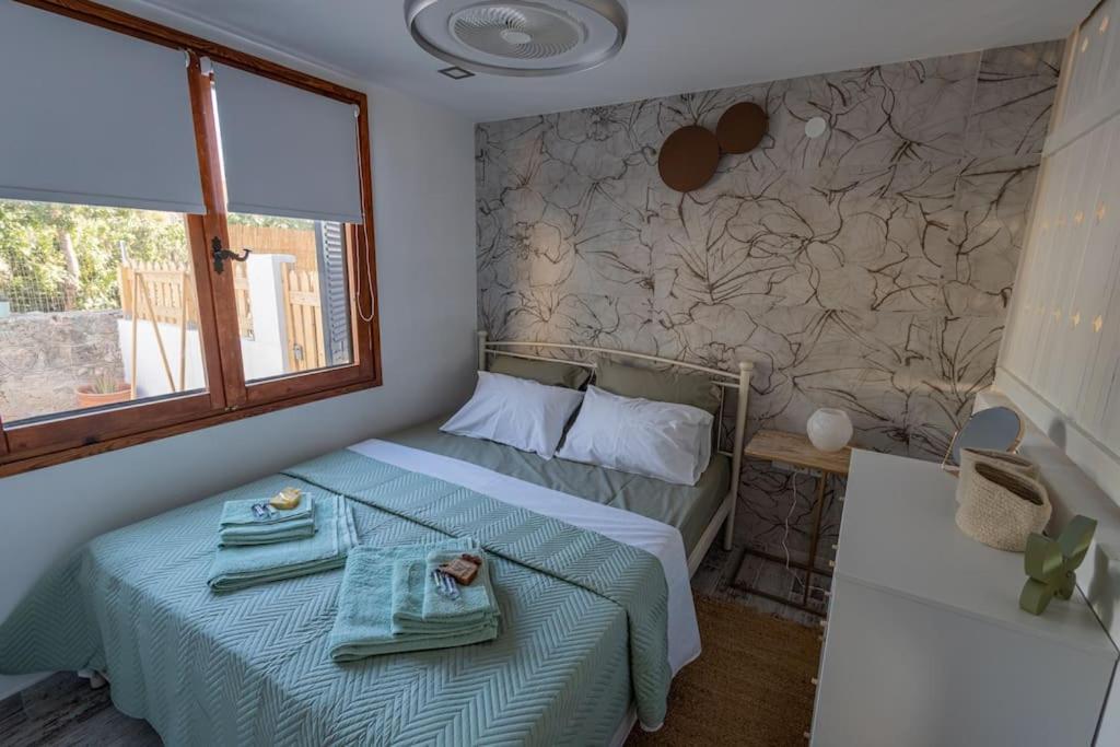 Plakakia Beachfront View Apartment