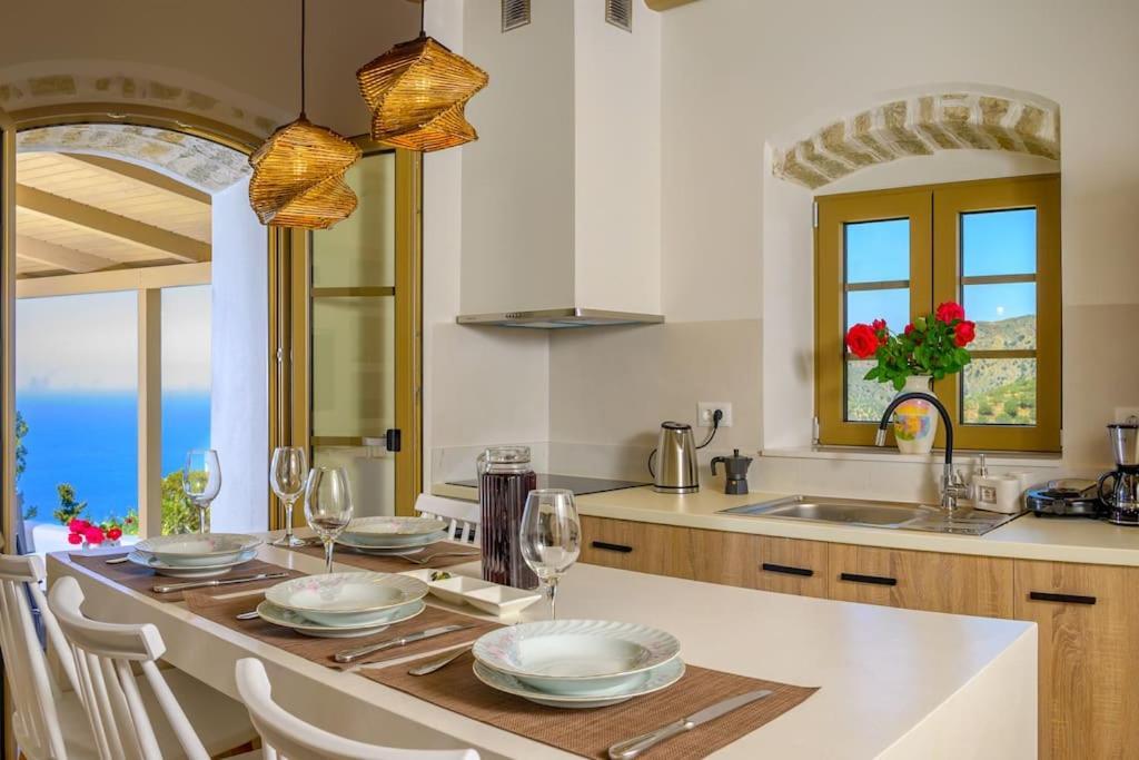 Manolis House