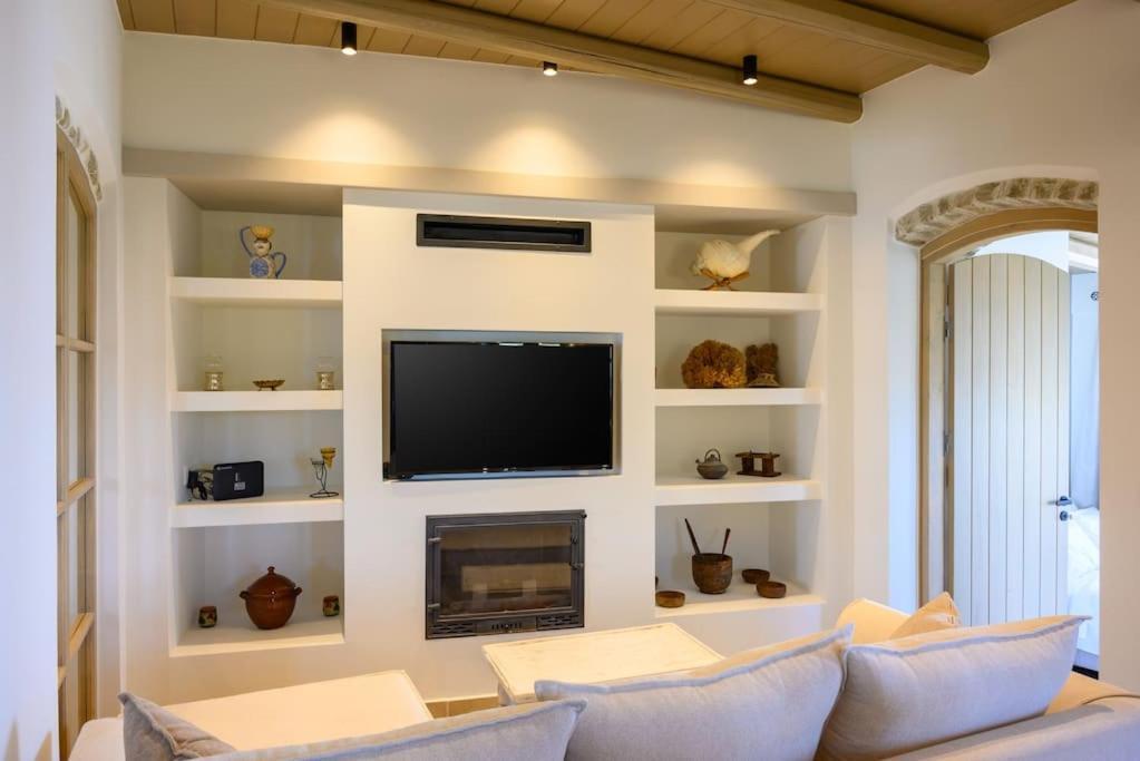 Manolis House Holiday home