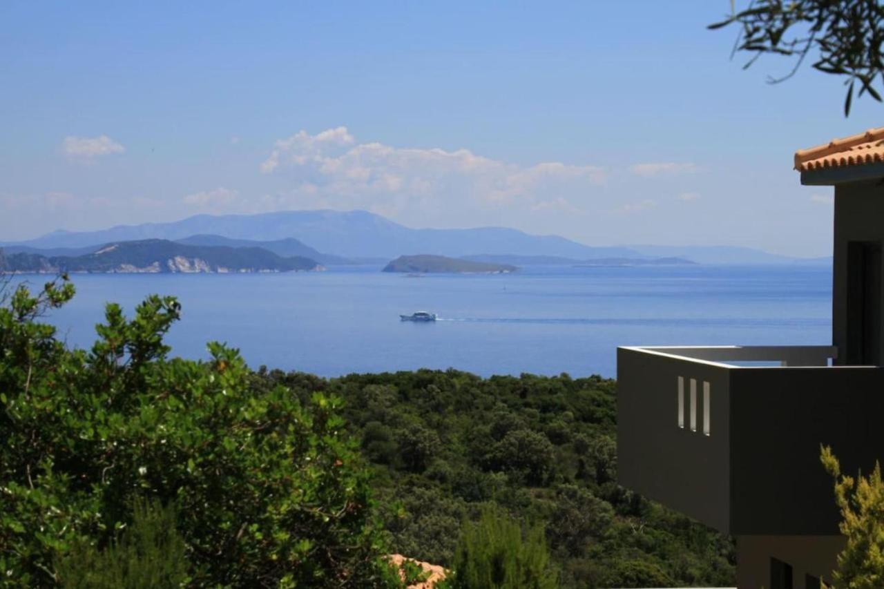 Arkoudi With Sea View Pink Pong Table Field Of Petanque And Cinema Sivota (Lefkada)