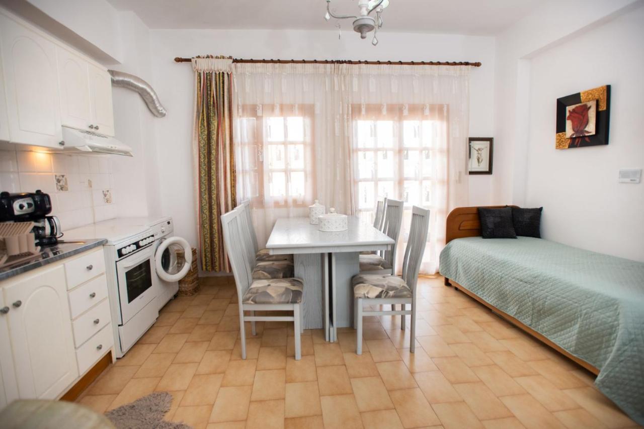 Sea Side Apartment *