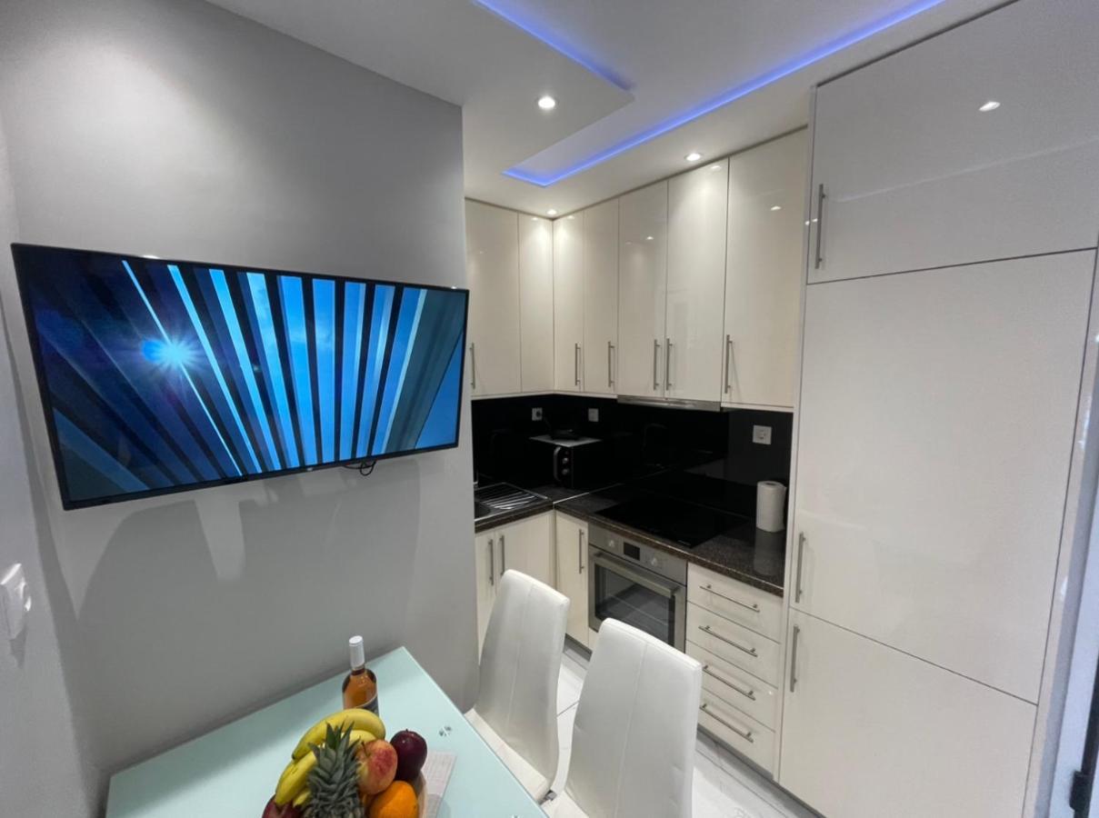 Agora Luxury 4 Apartment