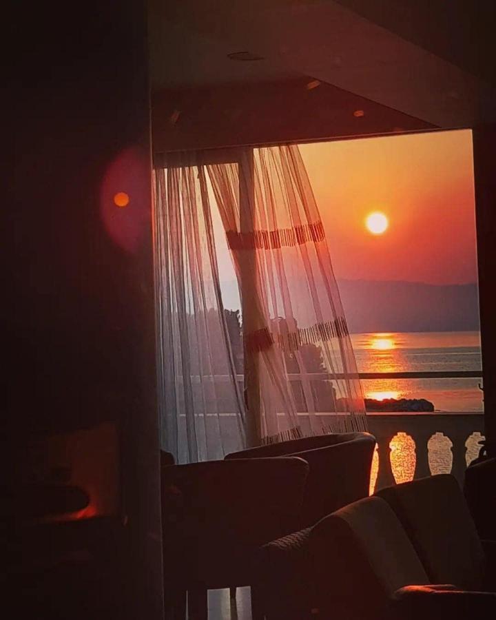 Pontikonisi & Hotel 3*