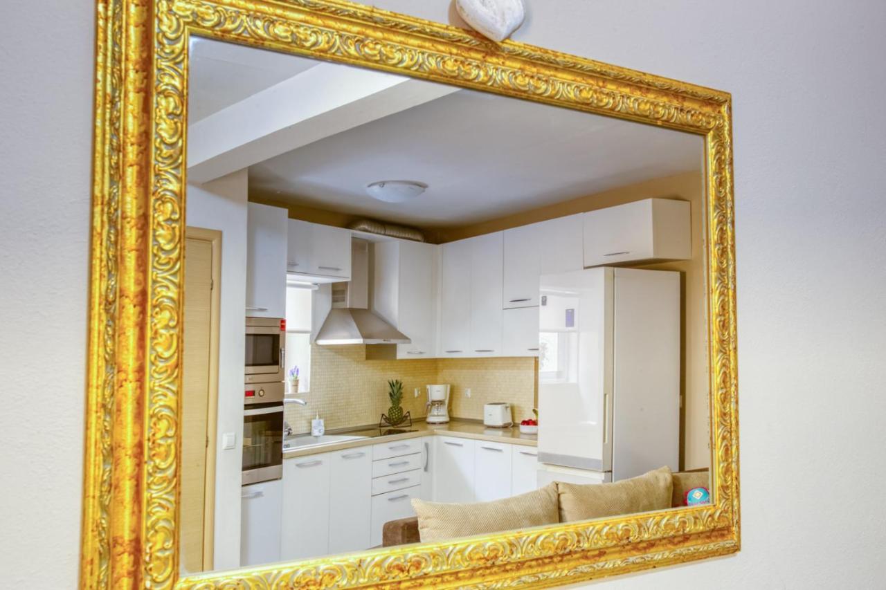 Aelia Apartment, New Port Apartment *