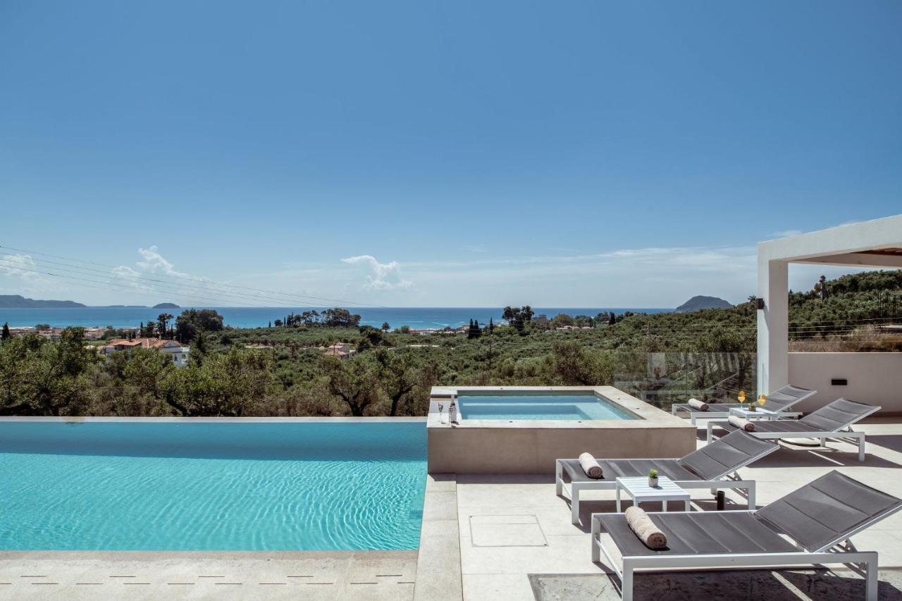Villa Roselia - Luxury Escape With Magnificent Views, By Zantewize *