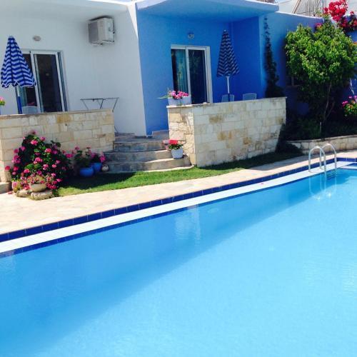 Aparthotel Marika &