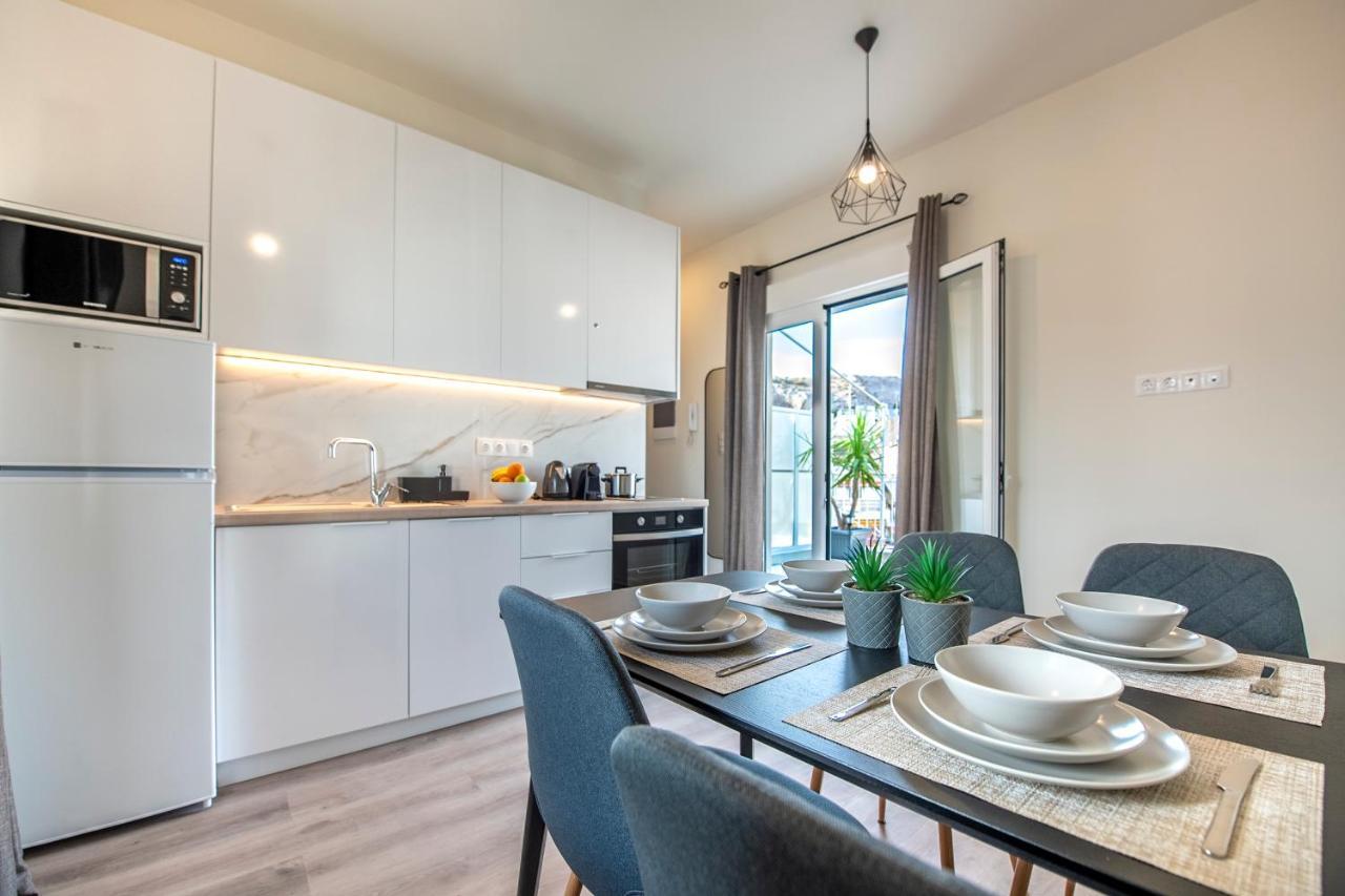 Beautiful Loft Close To Acropolis Apartment