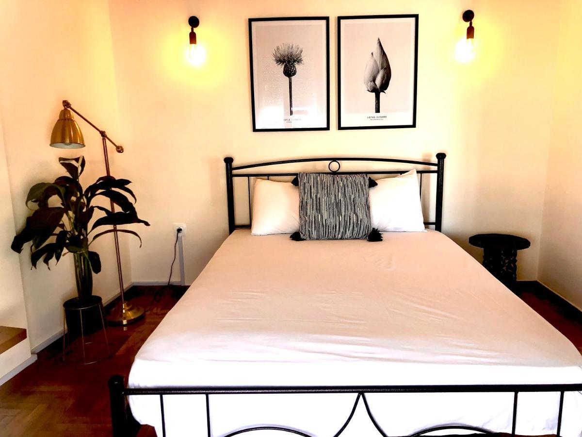 Loucas Apartment *