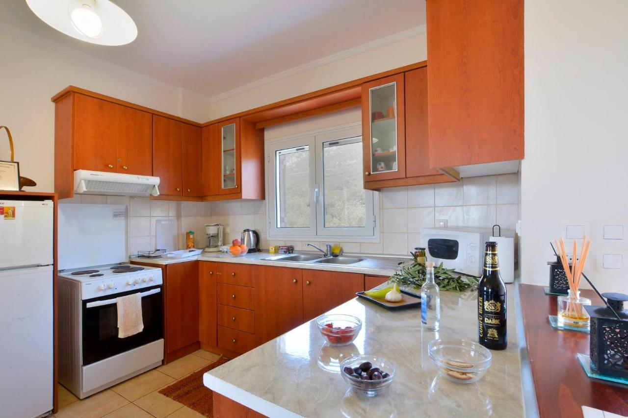Giokos Apartment *