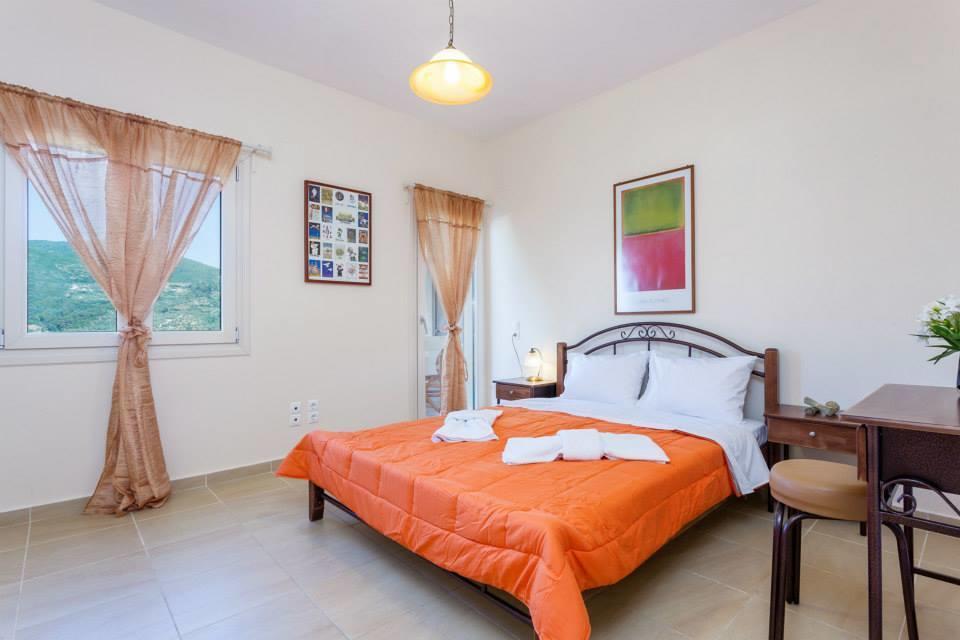 Anatoli Villa *