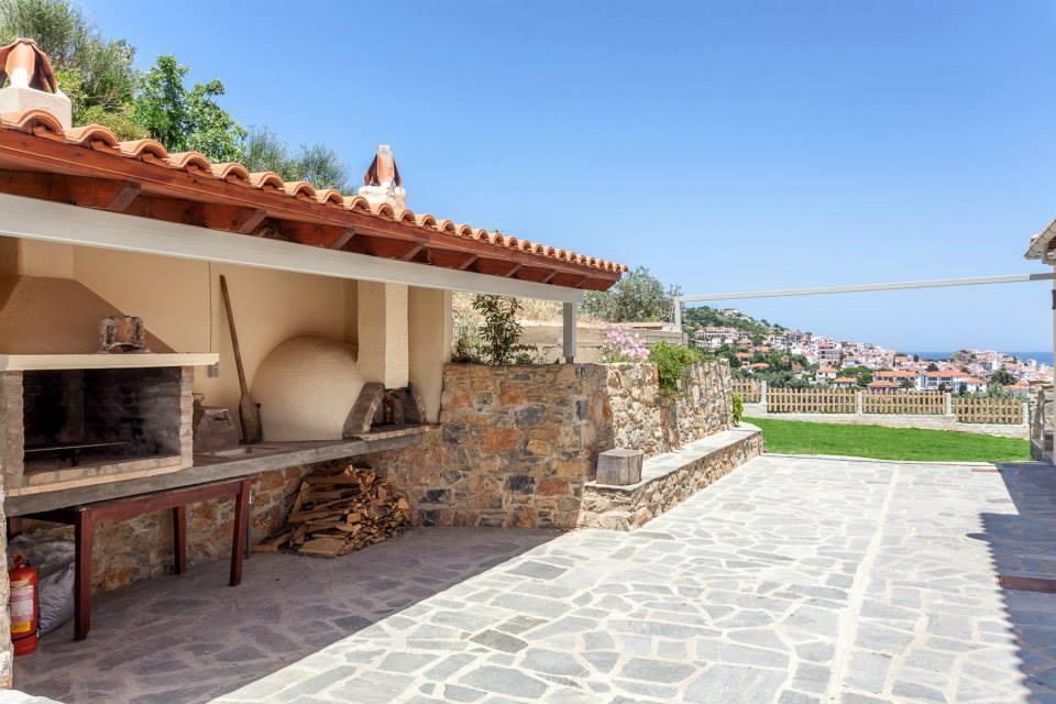 Anatoli Villa *
