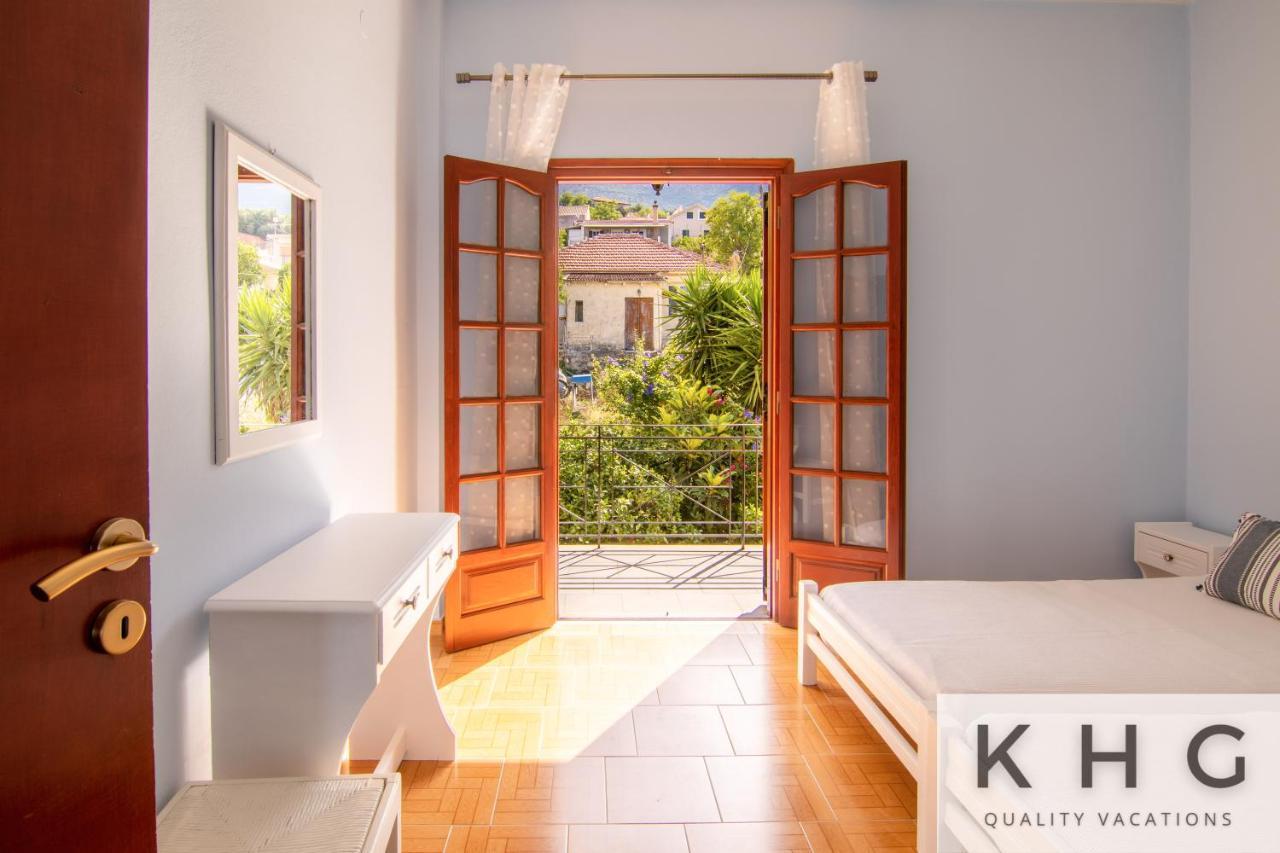 Dennis Grand View In Village! Wide Angle Views! Apartment Vlachata