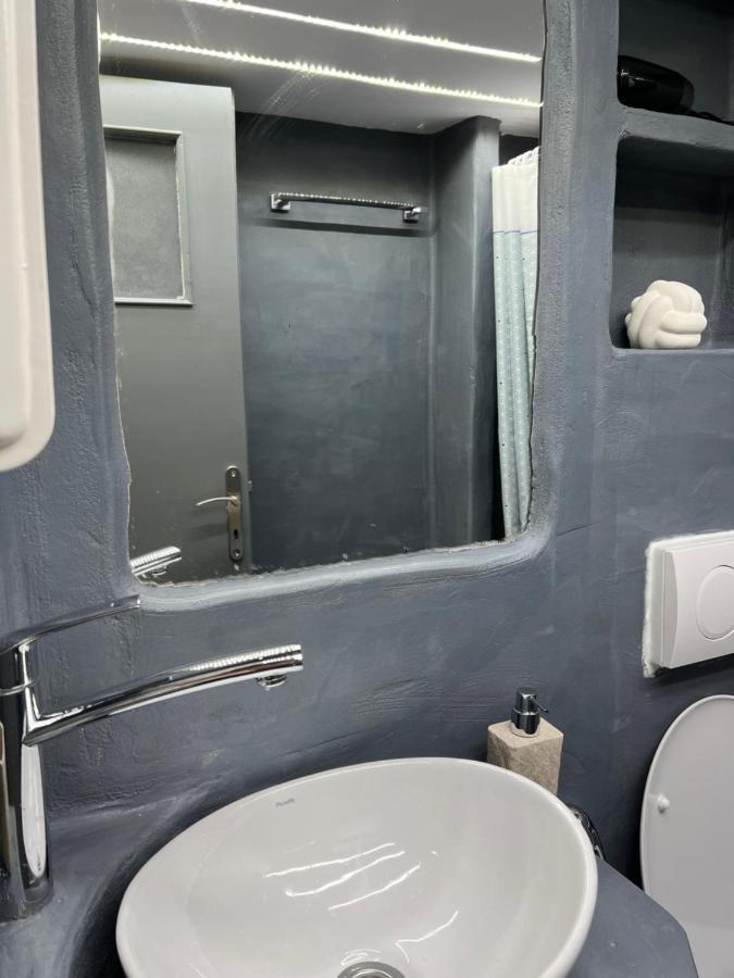 The Island Studio Apartment Piraeus