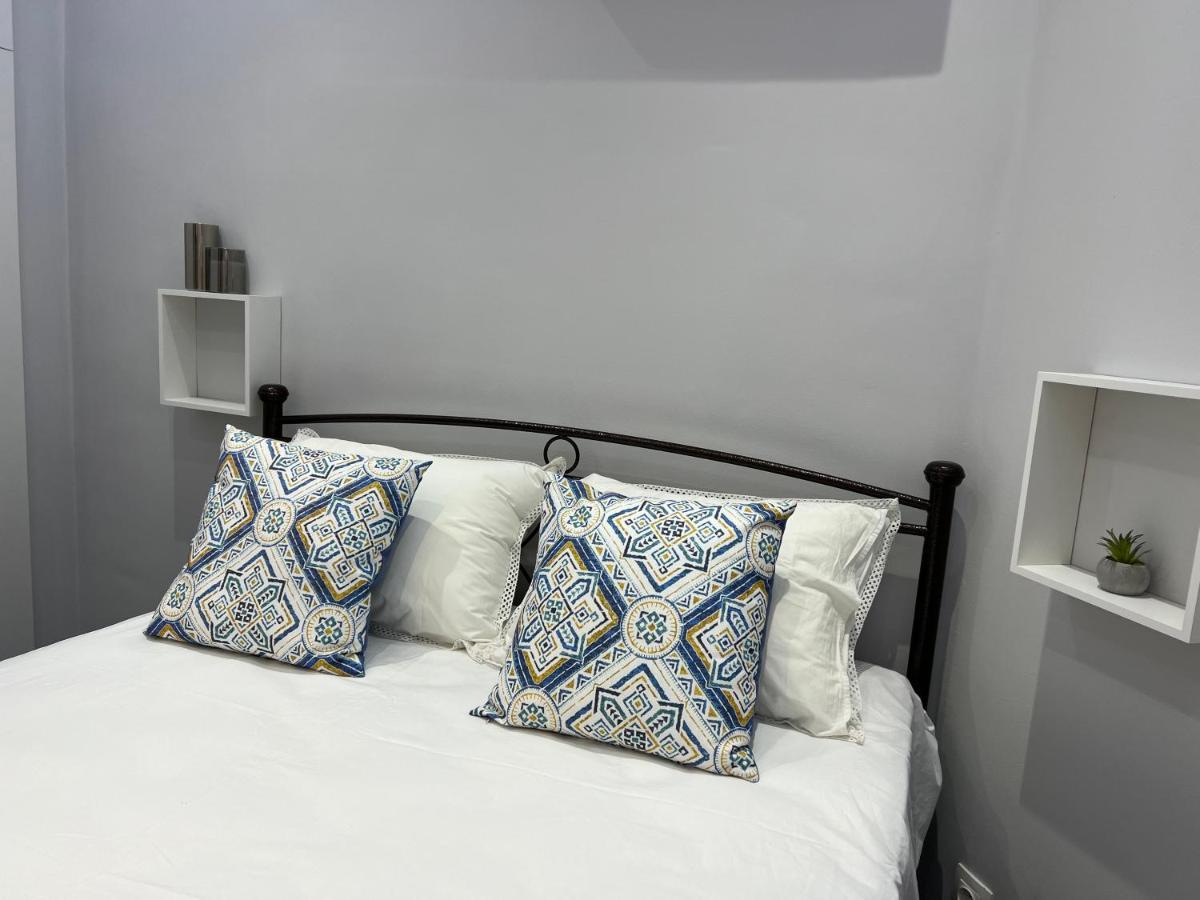 The Island Studio Apartment Piraeus