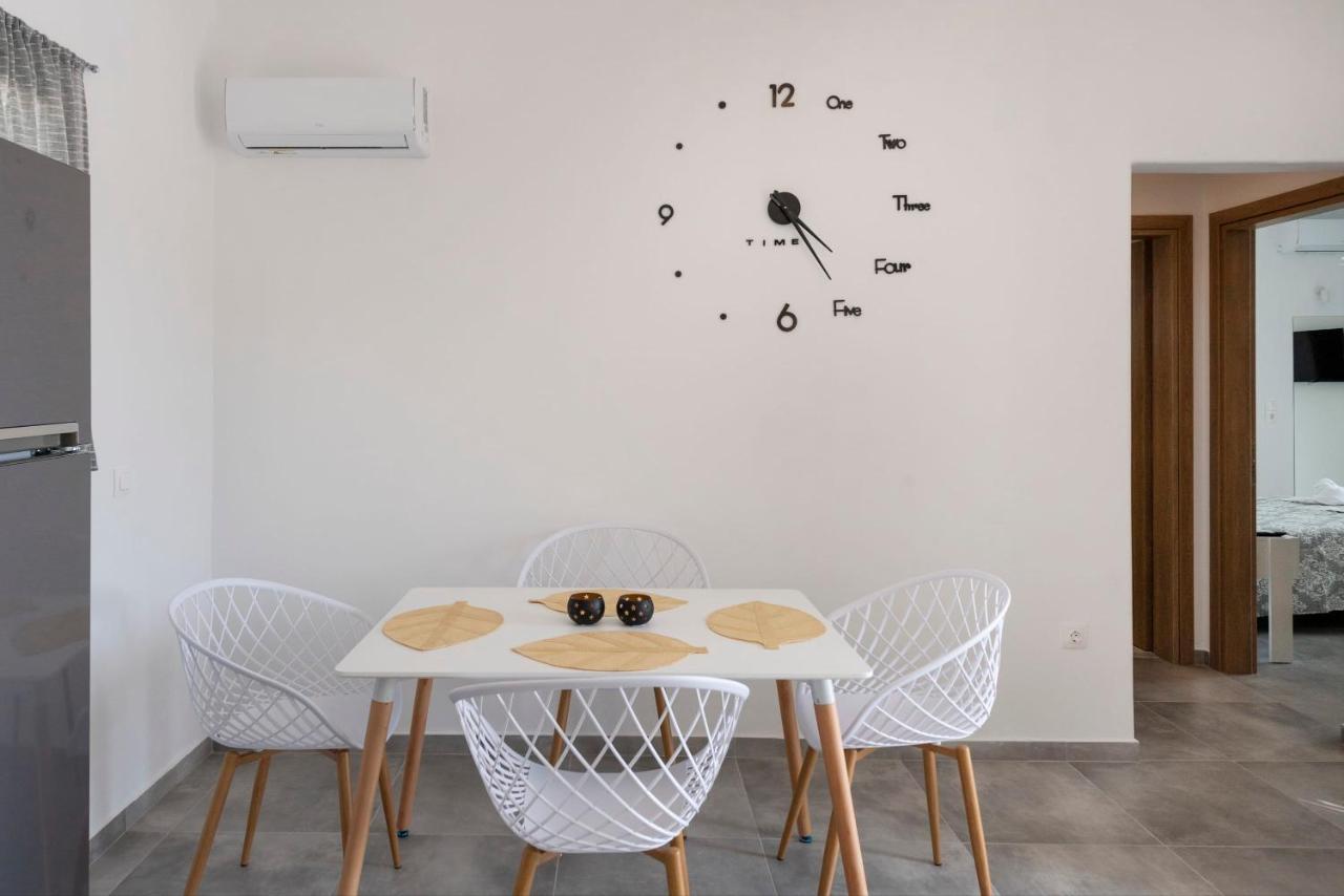 Parikia's Sunlight 2bedroom House Krotiri