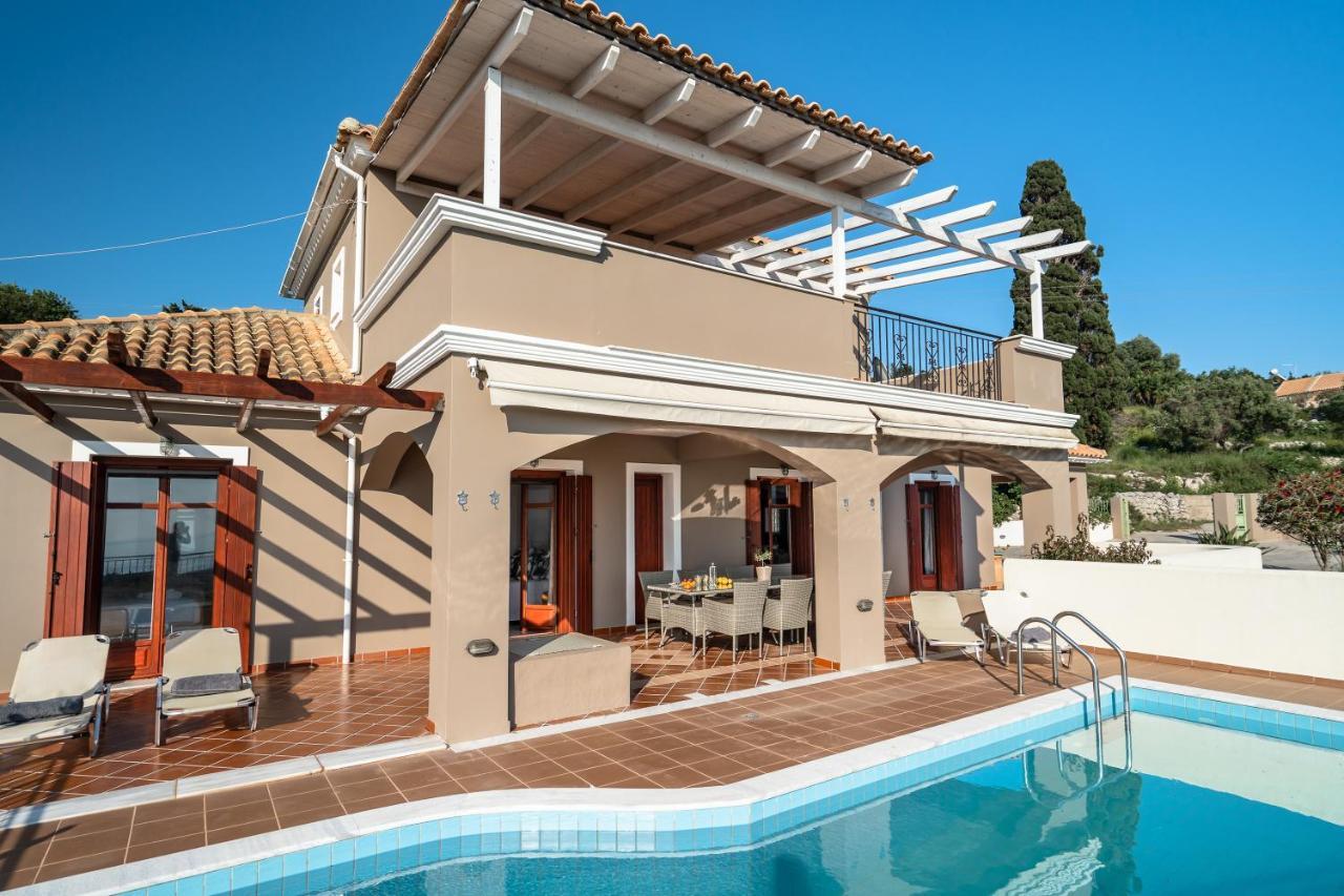 Villa Kumusha Near Fiscardo Manganos