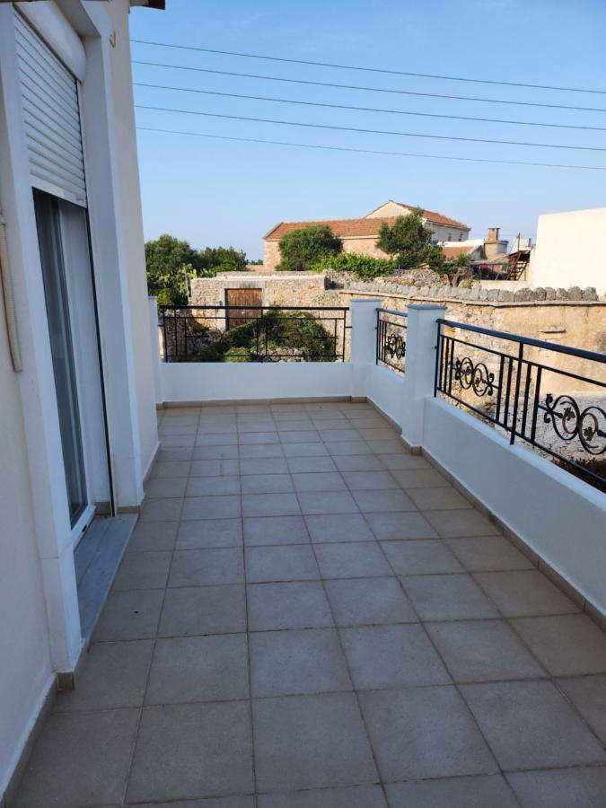Konostasi At Apartment Kefalas