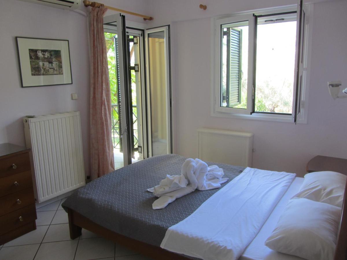 Xristina Studios Apartment *