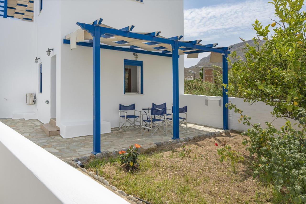 Ninemia Serifos 3