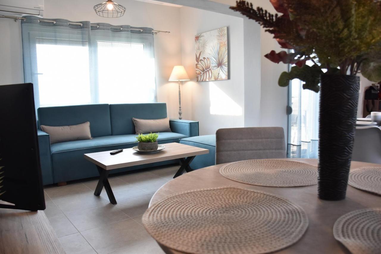 Salt And Petals Apartment *