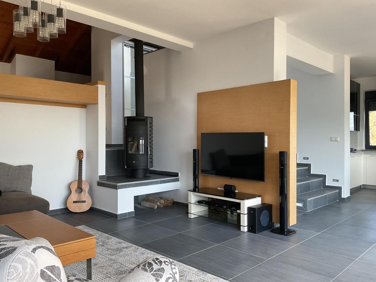 Stadi Villa Nikiti (Sithonia)