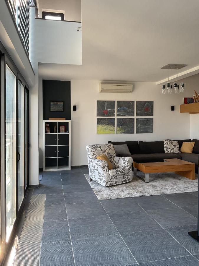 Stadi Villa *