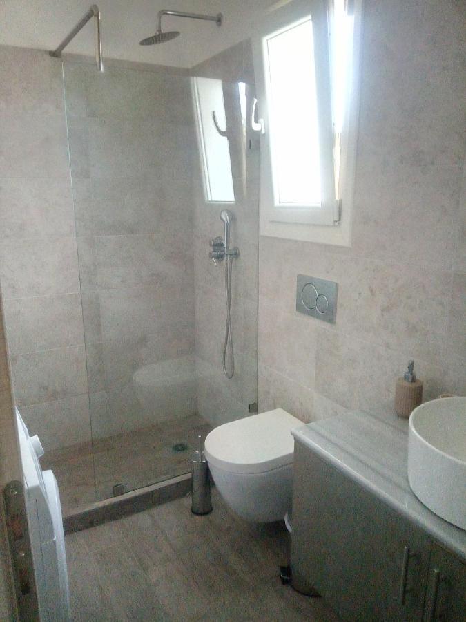 Meltemi2 * Nea Cryssi Akti