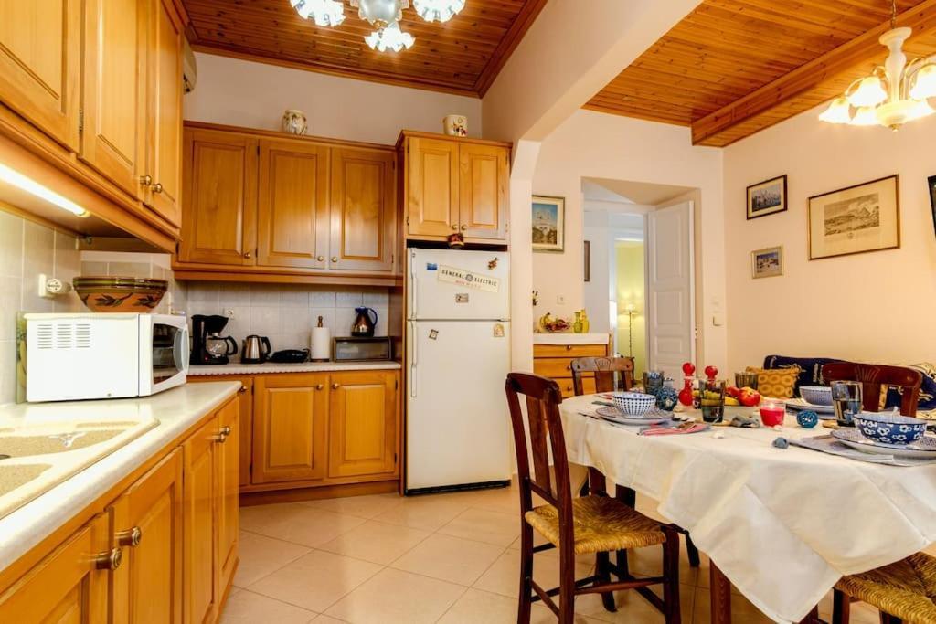 Yanmar Place * Ermoupoli