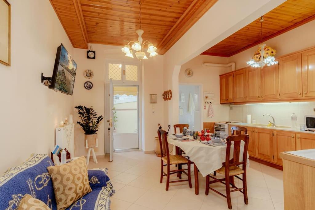 Yanmar Place * Ermoupoli