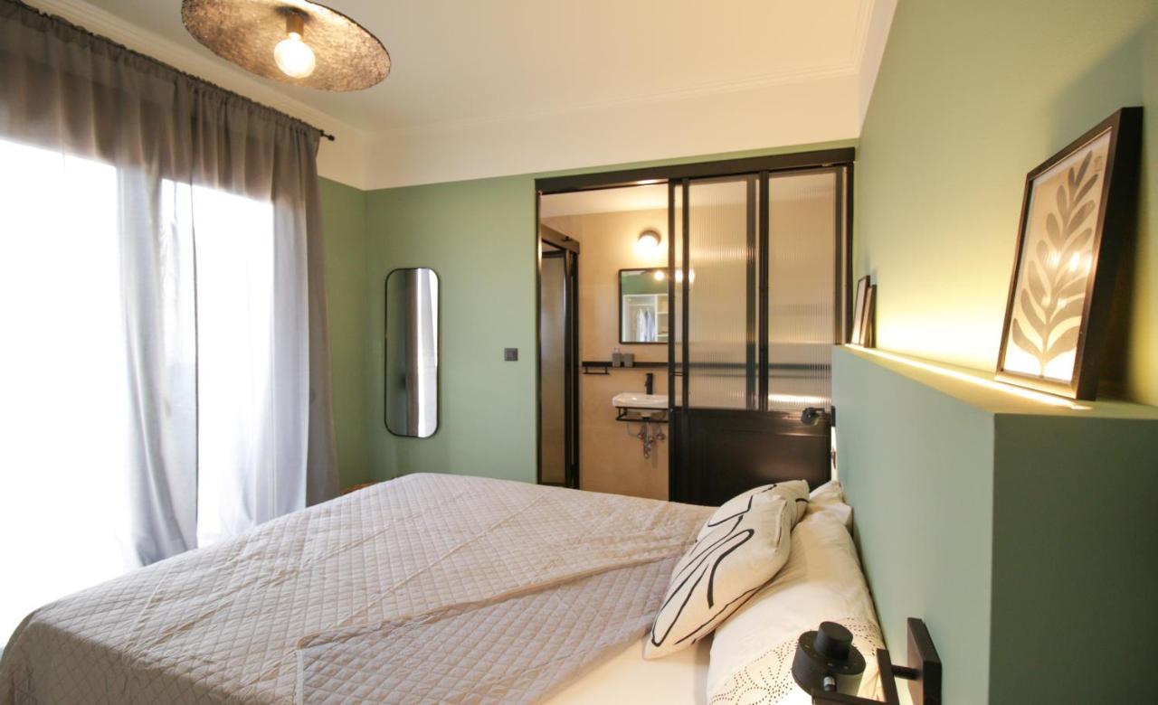 Onos - 2 Bedroom 2 Bathroom Penthouse With Terrace In Old Town Kalamata