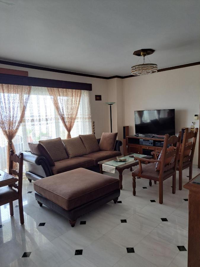 Seaview Flora's Luxury Apartment-300meters From The Rethymno (Crete)