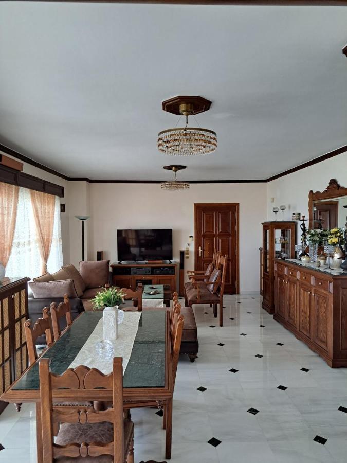 Seaview Flora's Luxury Apartment-300meters From The