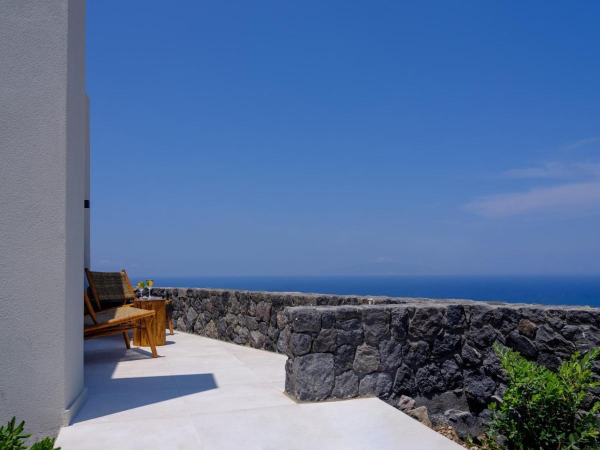 Ryolithos Aparthotel *