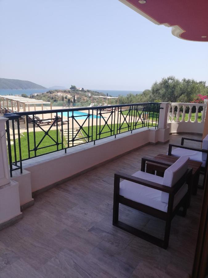 Aparthotel Foinikounta View *