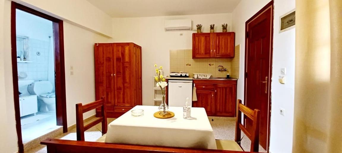 Filoxenia Aparthotel Pefki (Rhodes)