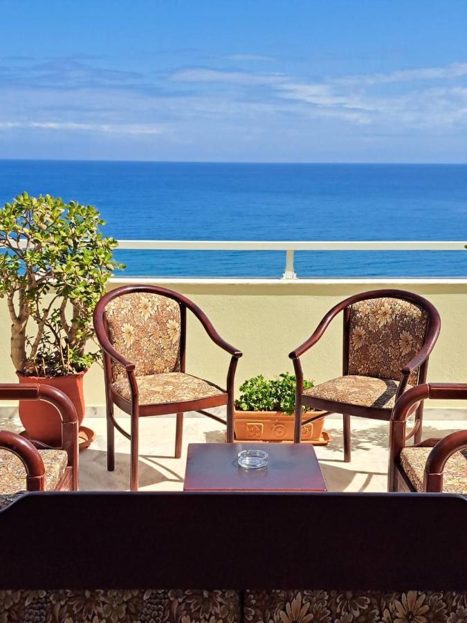 Seaview Flora's Luxury Apartment-300meters From The Apartment