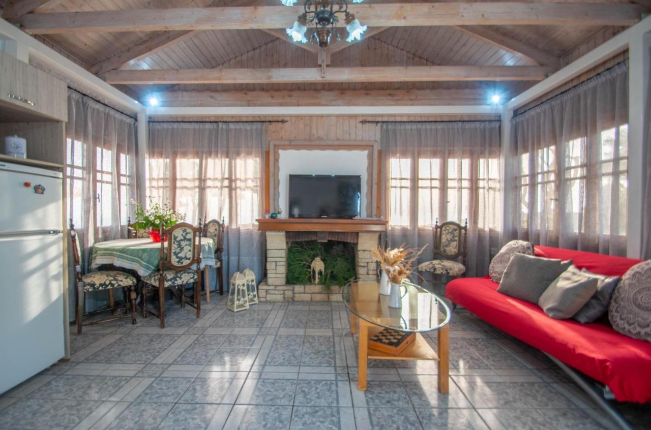 Pefki Villa *