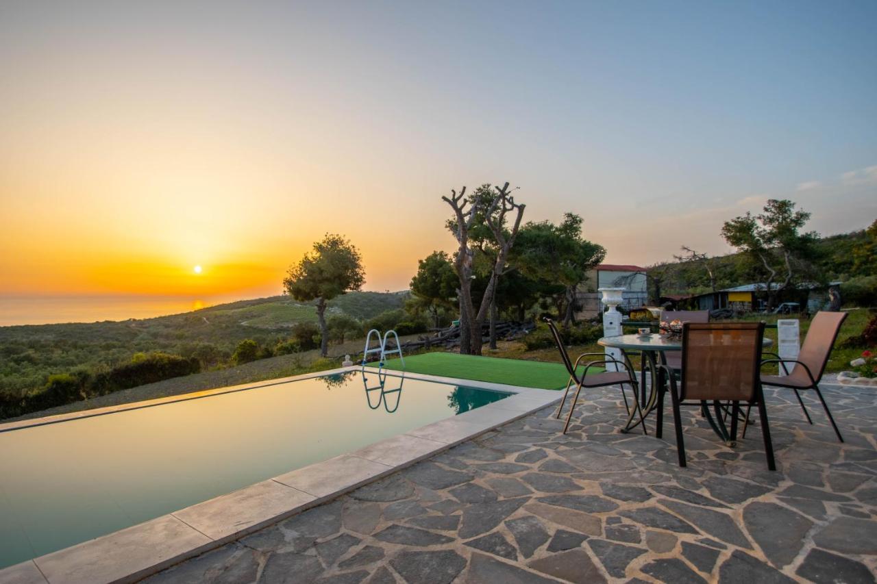 Villa Pefki *