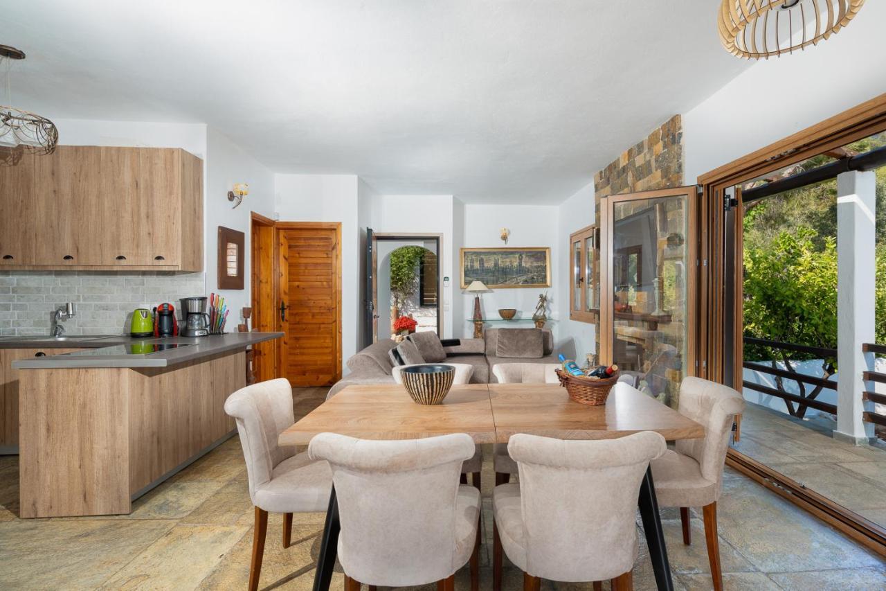 Beis Apartment