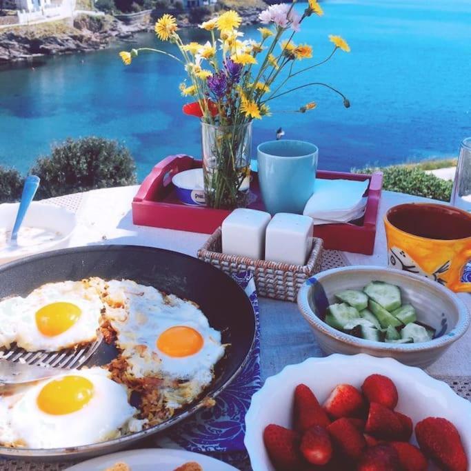 Greek Traditional Island Sai